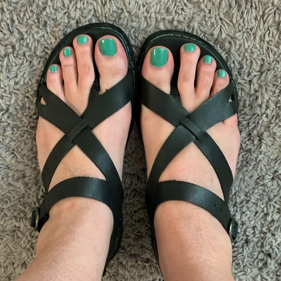 Gently Worn KEEN Alman Ankle Sandals - Picture 9 of 9